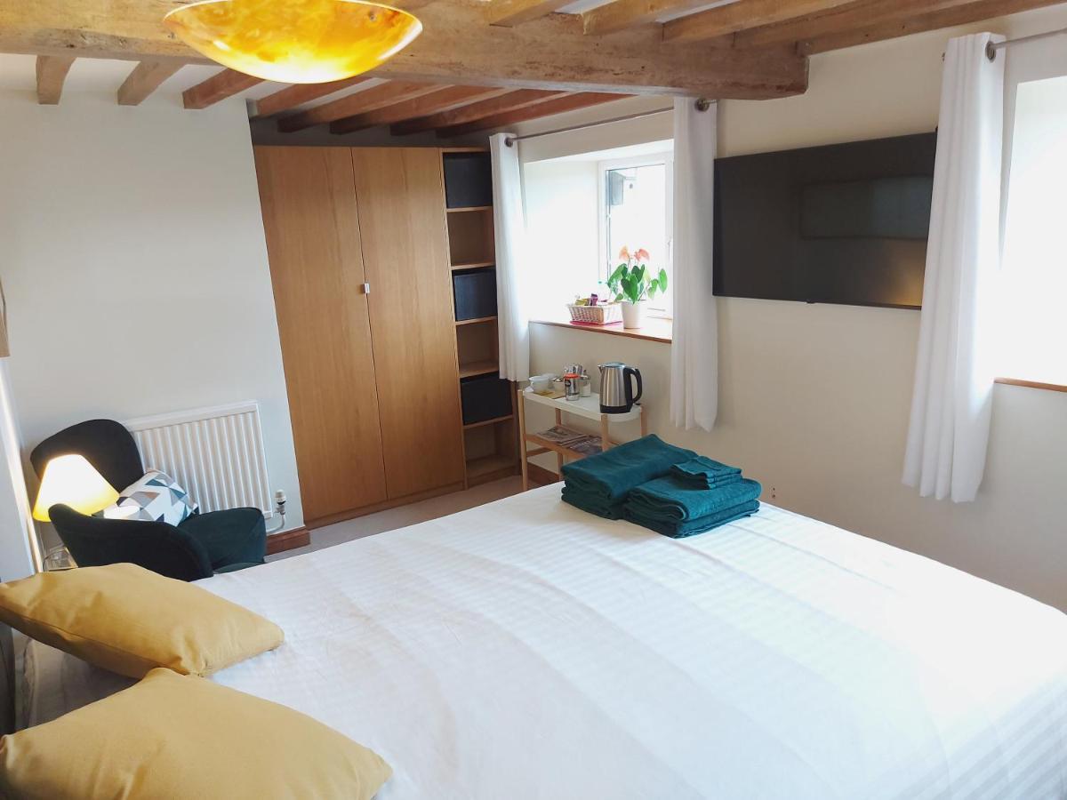 Thames Head Wharf - Historic Cotswold Cottage With Stunning Countryside Views Cirencester Extérieur photo