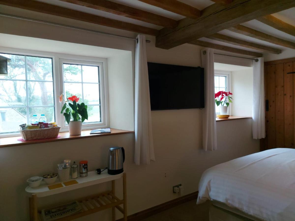Thames Head Wharf - Historic Cotswold Cottage With Stunning Countryside Views Cirencester Extérieur photo