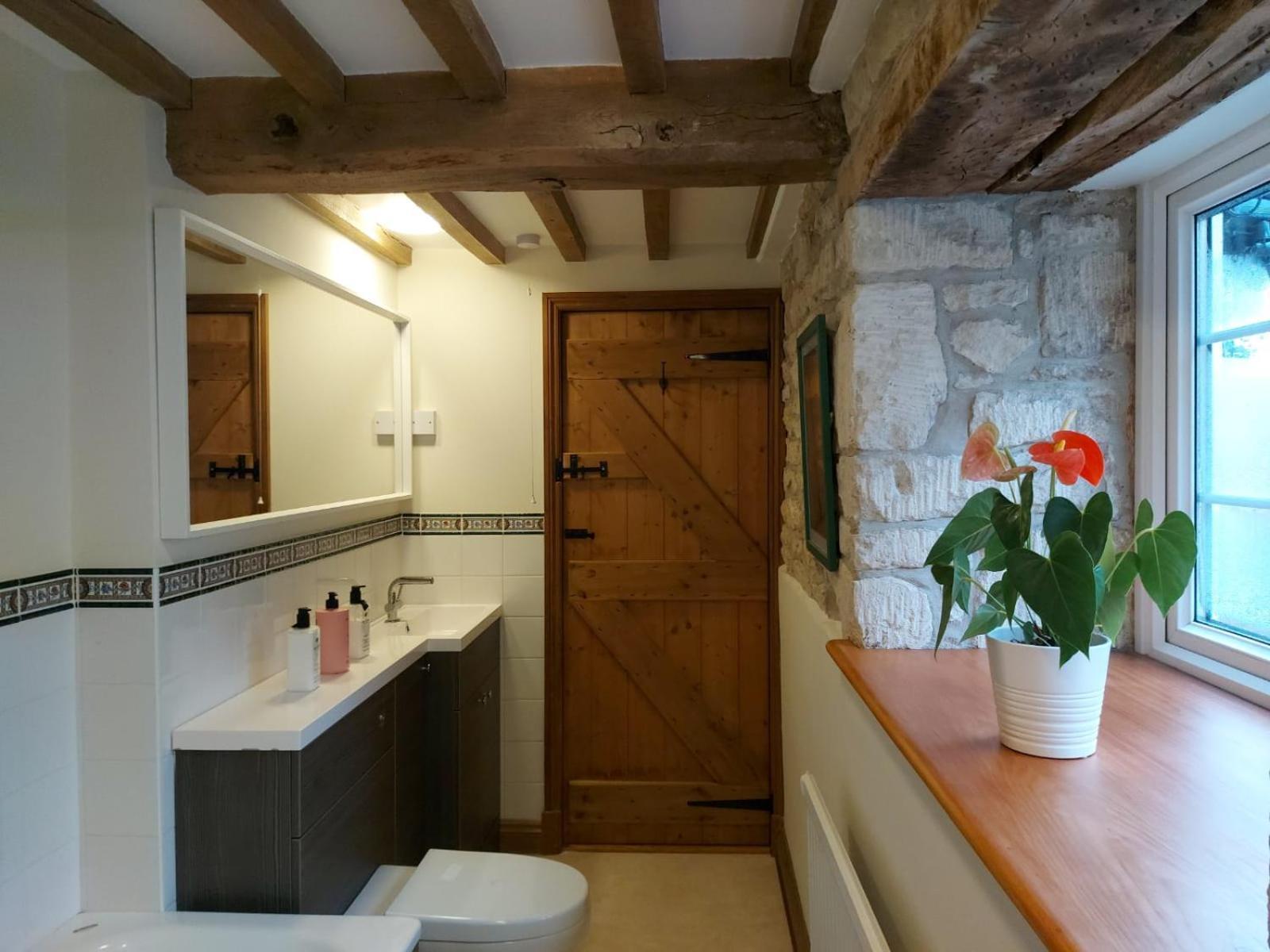 Thames Head Wharf - Historic Cotswold Cottage With Stunning Countryside Views Cirencester Extérieur photo
